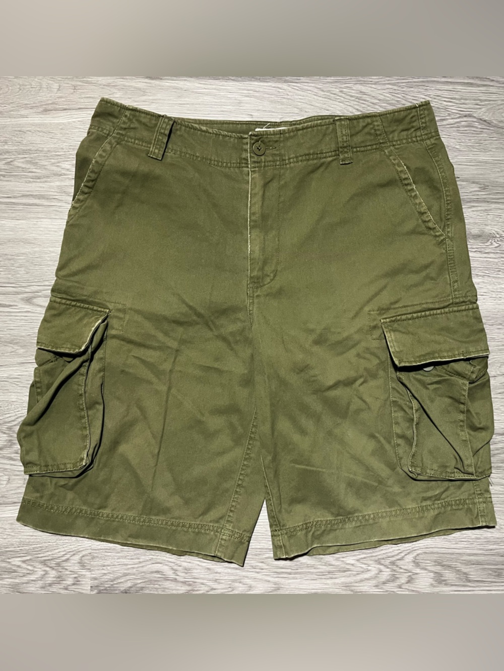 Vintage Footlocker Men's Olive Green Cargo Shorts 34 waist
